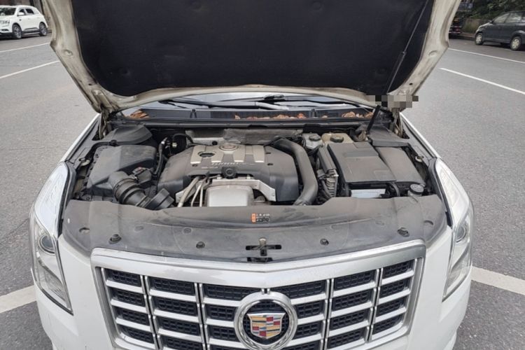 Used Cadillac XTS 2014 28T Luxury Model Engine Bay
