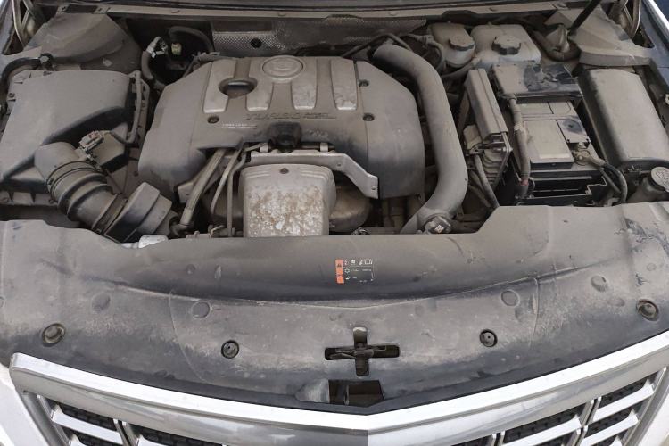 Used Cadillac XTS 2014 28T Comfort Version Engine Bay