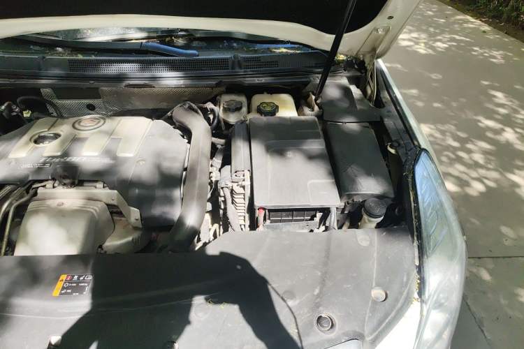 Used Cadillac XTS 2014 28T Luxury Model Engine Bay Left