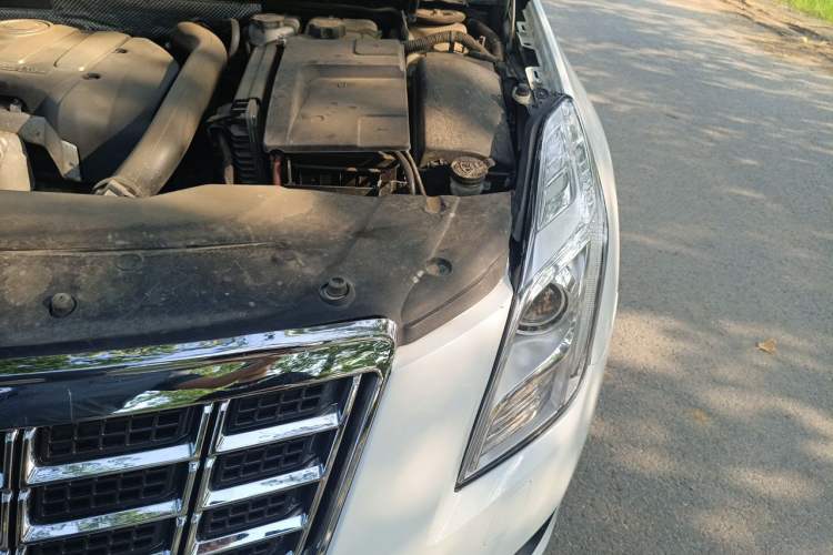 Used Cadillac XTS 2014 28T Comfort Version Engine Bay Left