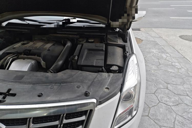 Used Cadillac XTS 2014 28T Comfort Version Engine Bay Left