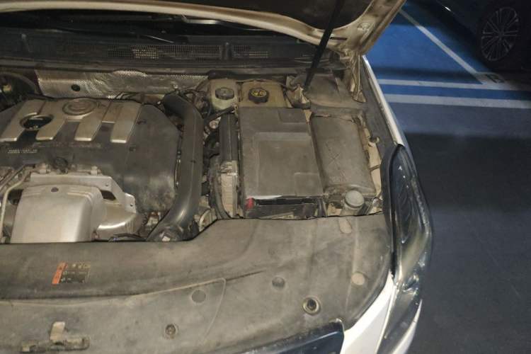 Used Cadillac XTS 2014 28T Elite Edition Engine Bay Left