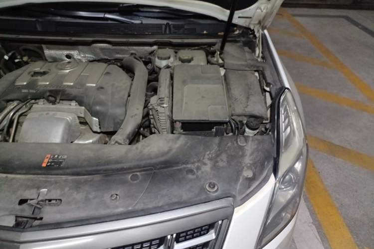 Used Cadillac XTS 2014 28T Luxury Model Engine Bay Left