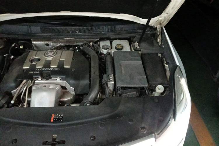 Used Cadillac XTS 2014 28T Comfort Version Engine Bay Left
