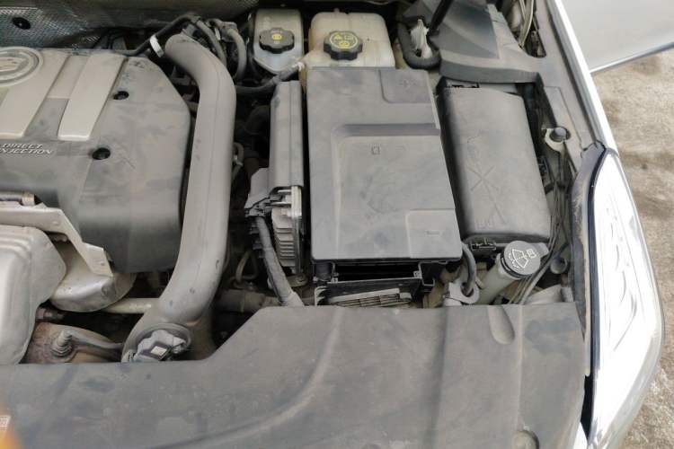 Used Cadillac XTS 2014 28T Comfort Version Engine Bay Left