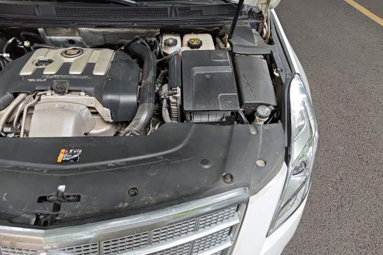 Used Cadillac XTS 2014 28T Platinum Edition Engine Bay Left