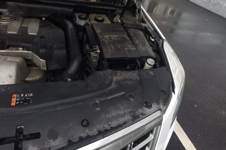 Used Cadillac XTS 2014 28T Comfort Version Engine Bay Left