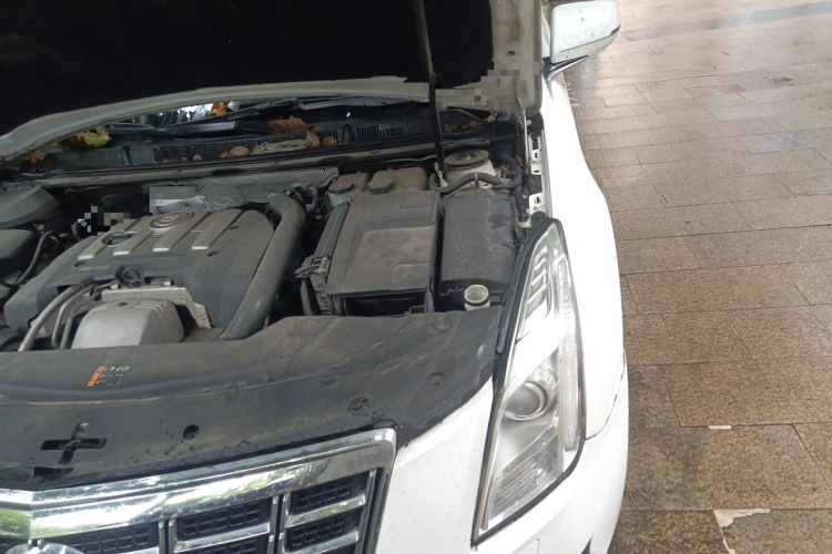 Used Cadillac XTS 2014 28T Comfort Version Engine Bay Left