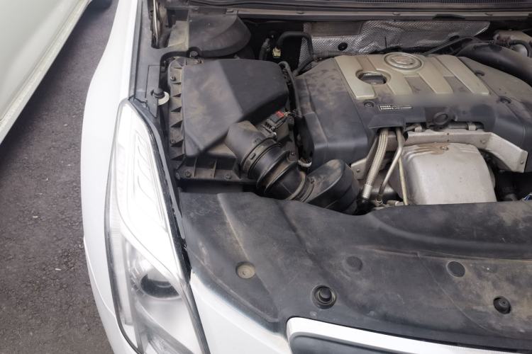 Used Cadillac XTS 2014 28T Comfort Version Engine Bay Right
