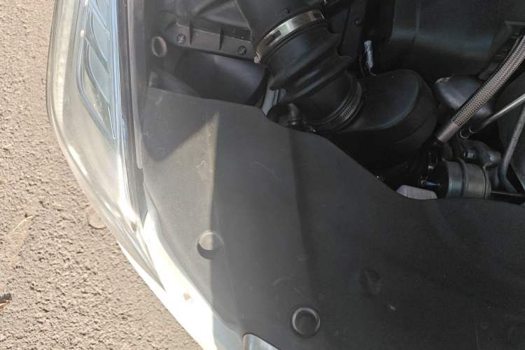 Used Cadillac XTS 2014 28T Comfort Version Engine Bay Right