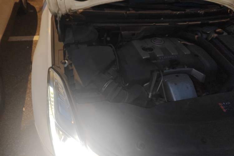 Used Cadillac XTS 2014 28T Comfort Version Engine Bay Right