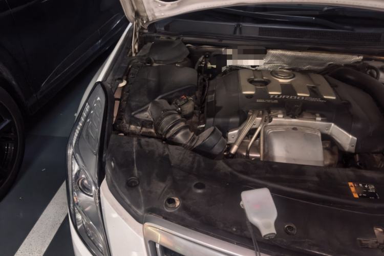 Used Cadillac XTS 2014 28T Comfort Version Engine Bay Right