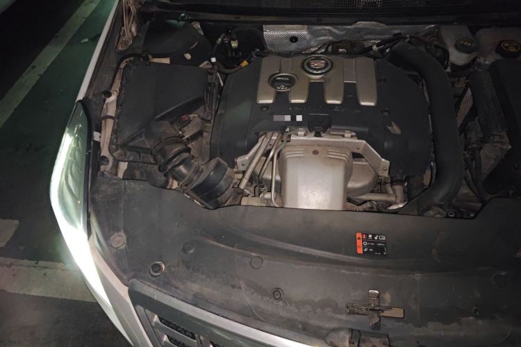 Used Cadillac XTS 2014 28T Comfort Version Engine Bay Right