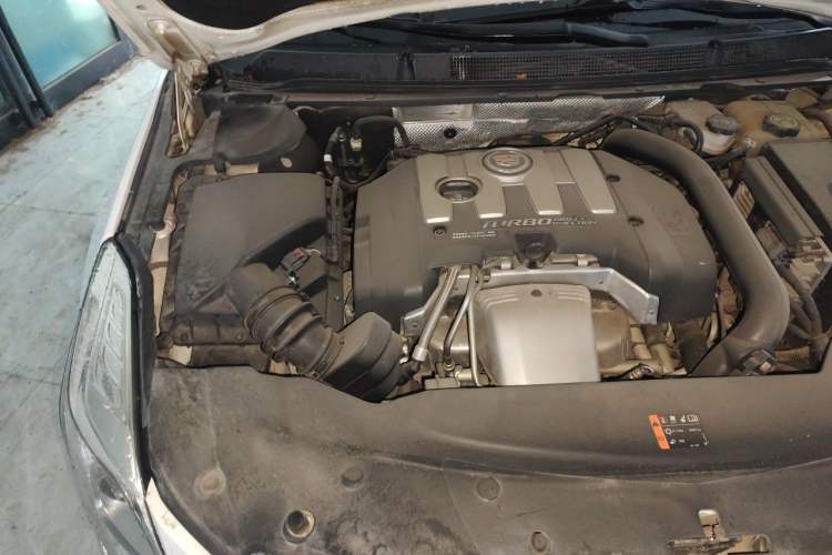 Used Cadillac XTS 2014 28T Luxury Model Engine Bay Right