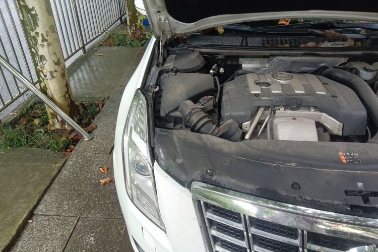 Used Cadillac XTS 2014 28T Comfort Version Engine Bay Right