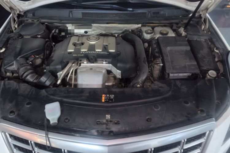 Used Cadillac XTS 2014 28T Comfort Version Engine Bay