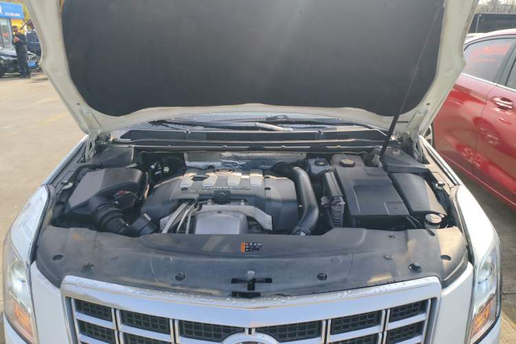 Used Cadillac XTS 2014 28T Luxury Model Engine Bay