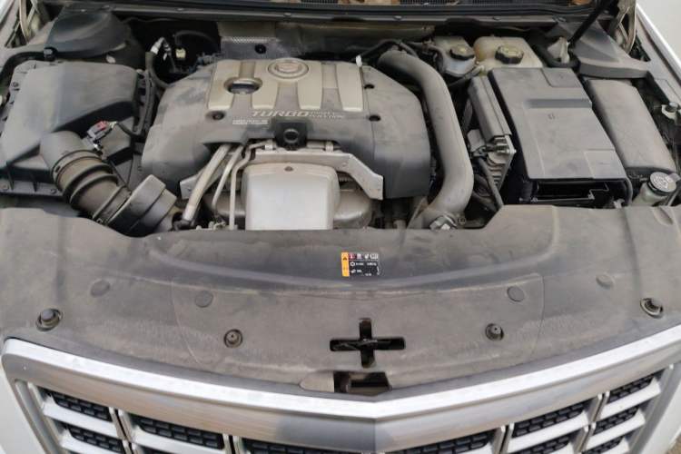 Used Cadillac XTS 2014 28T Comfort Version Engine Bay