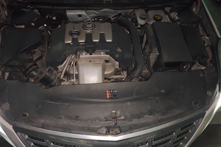 Used Cadillac XTS 2014 28T Comfort Version Engine Bay