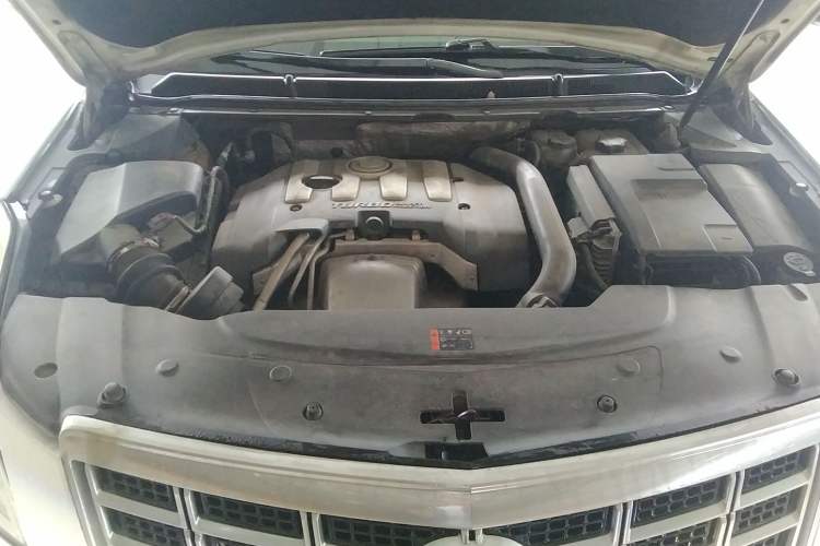 Used Cadillac XTS 2014 28T Comfort Version Engine Bay