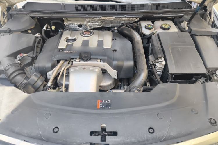 Used Cadillac XTS 2014 28T Platinum Edition Engine Bay