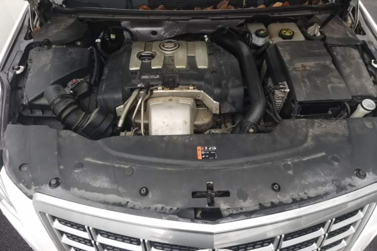 Used Cadillac XTS 2014 28T Comfort Version Engine Bay