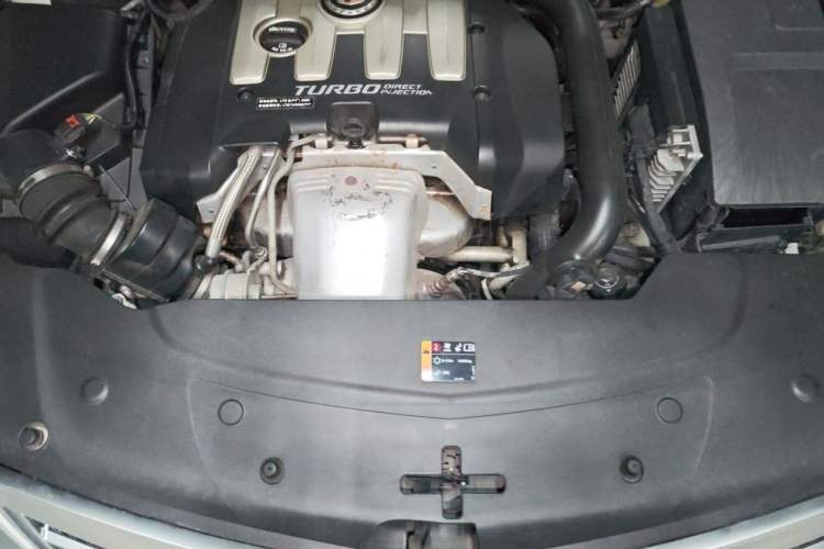 Used Cadillac XTS 2014 28T Comfort Version Engine Bay