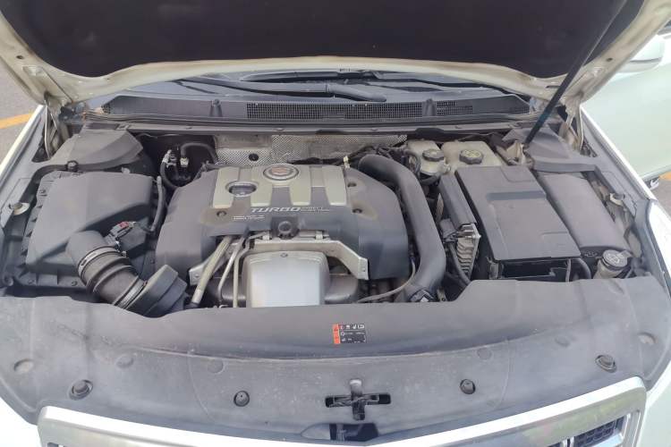 Used Cadillac XTS 2014 28T Comfort Version Engine Bay