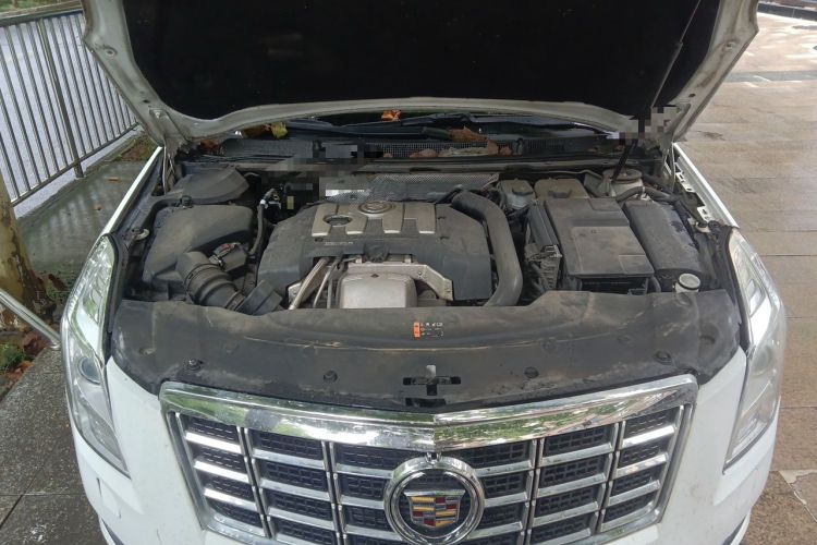 Used Cadillac XTS 2014 28T Comfort Version Engine Bay