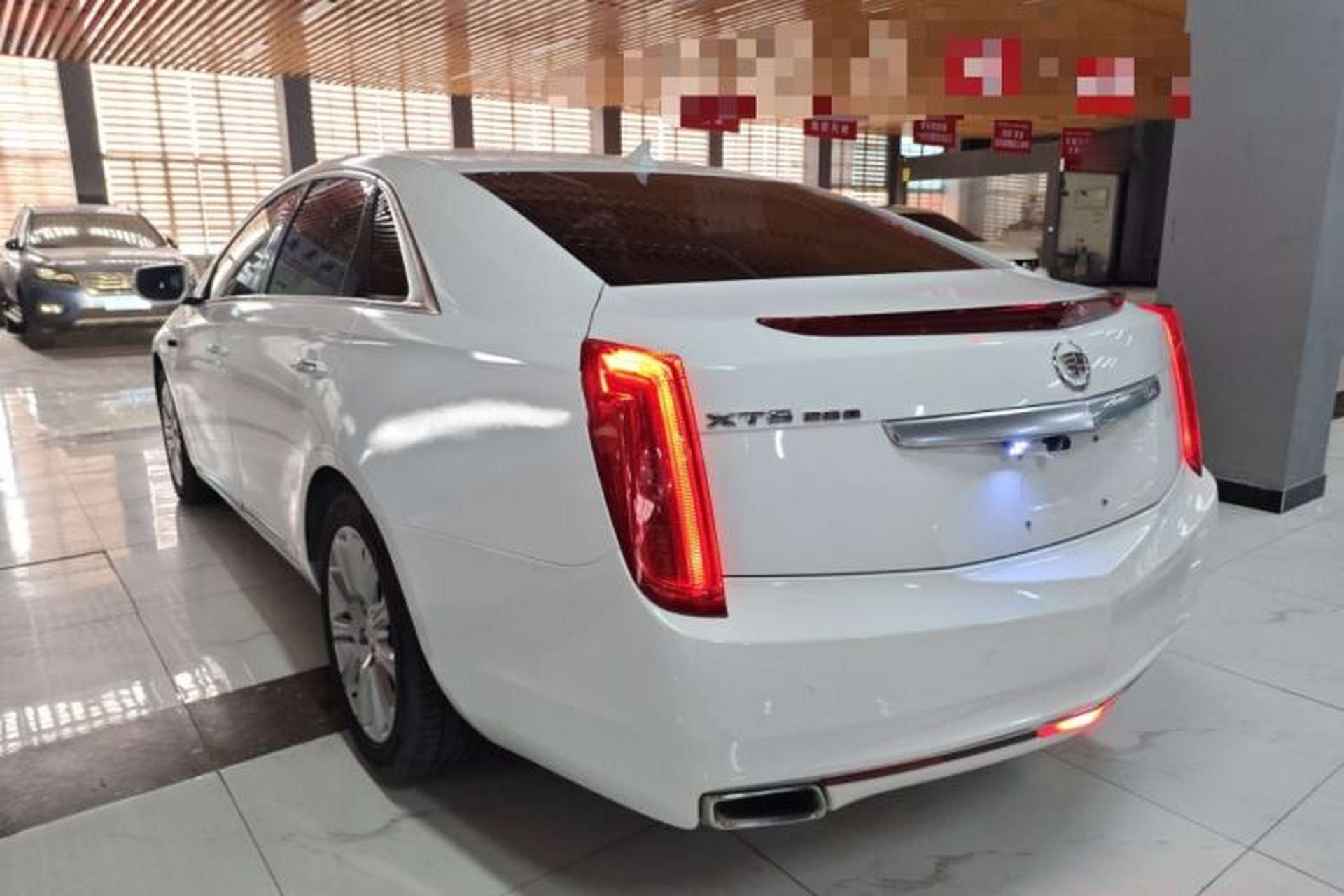 Used Cadillac XTS 2014 28T Comfort Version Exterior 2