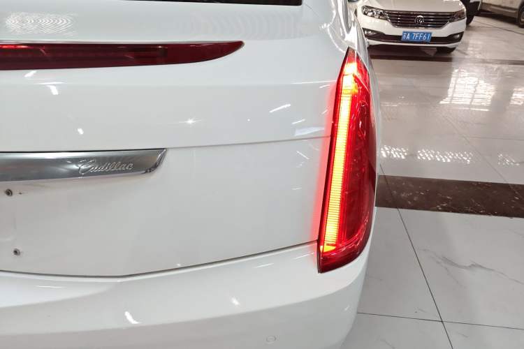 Used Cadillac XTS 2014 28T Comfort Version Exterior 3