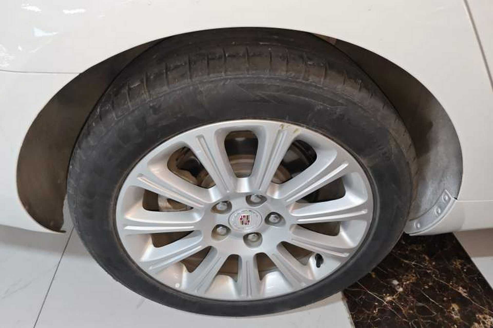 Used Cadillac XTS 2014 28T Comfort Version Exterior 5
