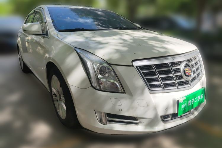 Used Cadillac XTS 2014 28T Luxury Model Front Right 45 Deg