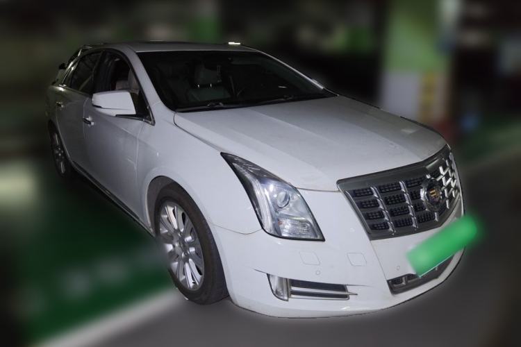Used Cadillac XTS 2014 28T Luxury Model Front Right 45 Deg
