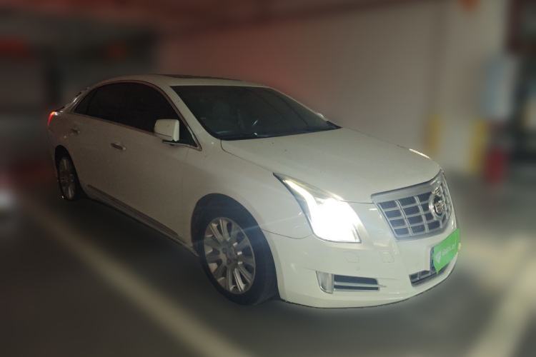 Used Cadillac XTS 2014 28T Elite Edition Front Right 45 Deg