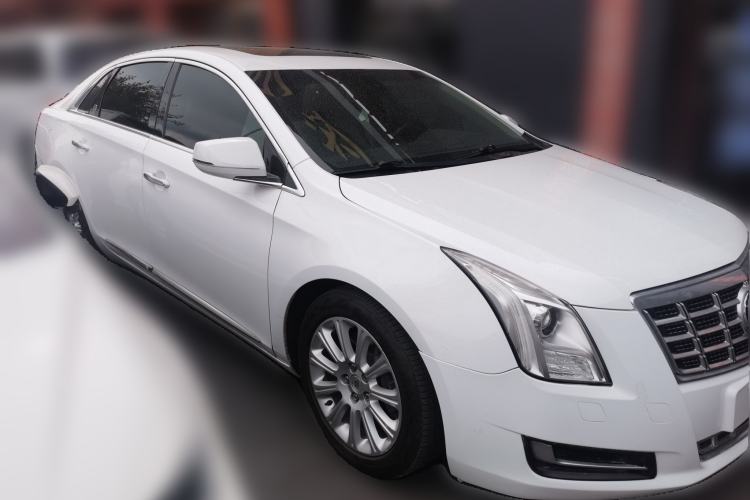 Used Cadillac XTS 2014 28T Comfort Version Front Right 45 Deg
