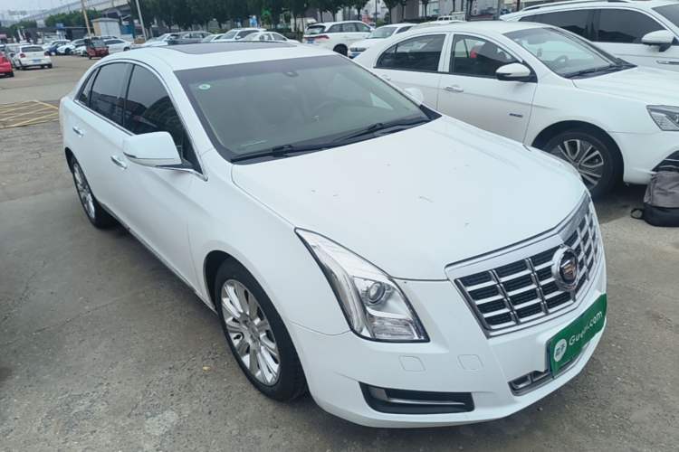 Used Cadillac XTS 2014 28T Comfort Version Front Right 45 Deg