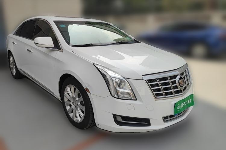 Used Cadillac XTS 2014 28T Elite Edition Front Right 45 Deg
