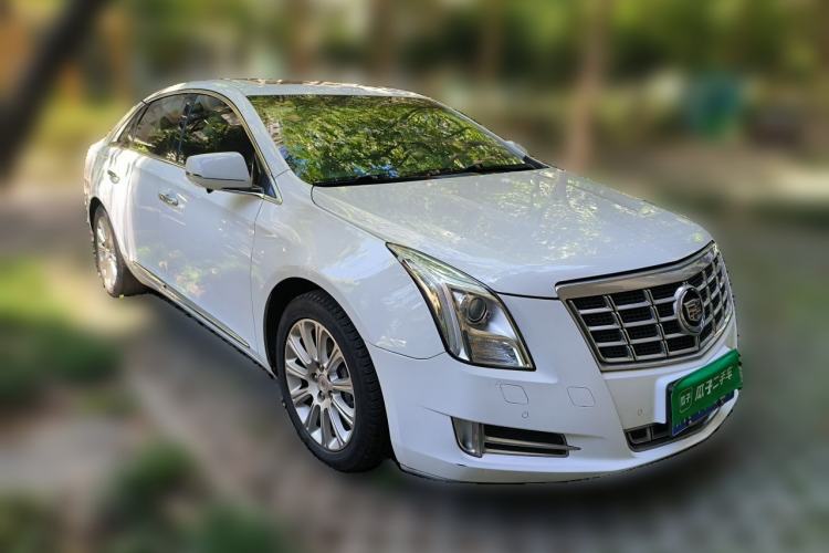 Used Cadillac XTS 2014 28T Elite Edition Front Right 45 Deg