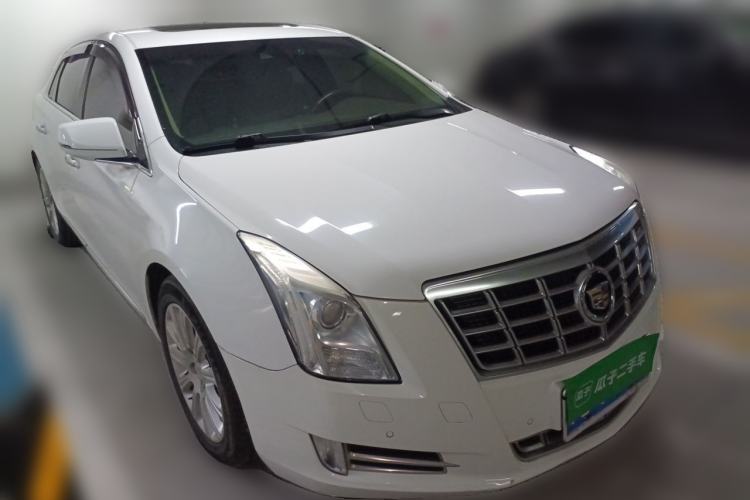 Used Cadillac XTS 2014 28T Luxury Model Front Right 45 Deg