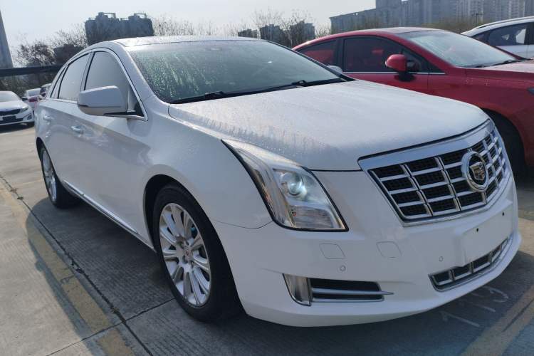 Used Cadillac XTS 2014 28T Luxury Model Front Right 45 Deg