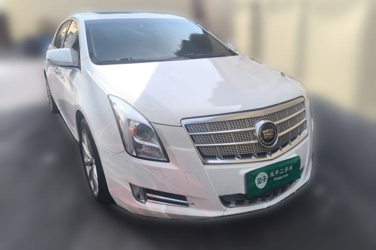 Used Cadillac XTS 2014 28T Platinum Edition Front Right 45 Deg