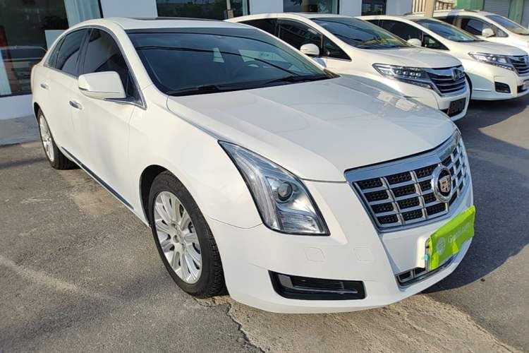 Used Cadillac XTS 2014 28T Comfort Version Front Right 45 Deg