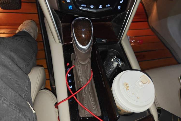 Used Cadillac XTS 2014 28T Luxury Model Gear Lever