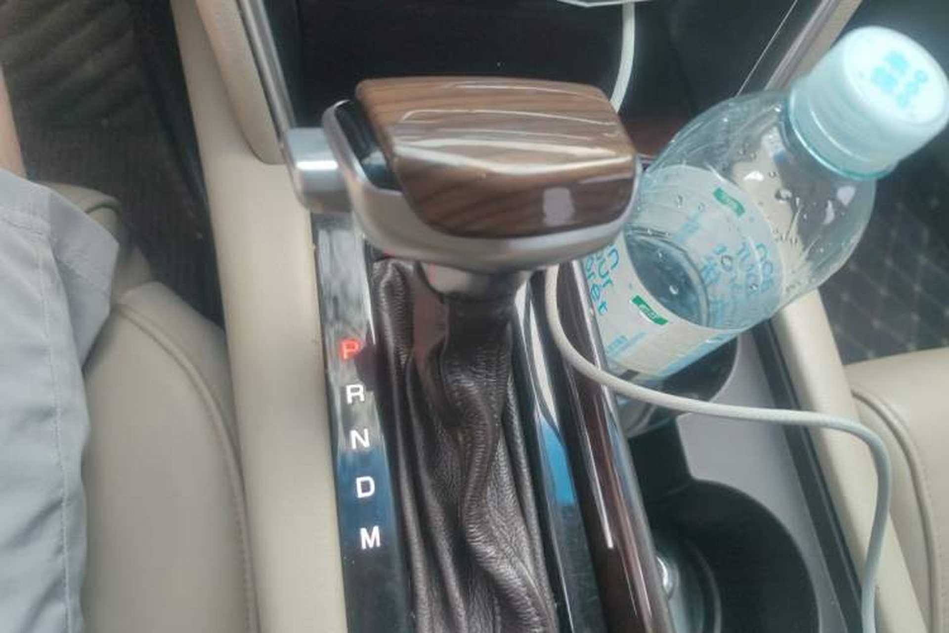 Used Cadillac XTS 2014 28T Comfort Version Gear Lever