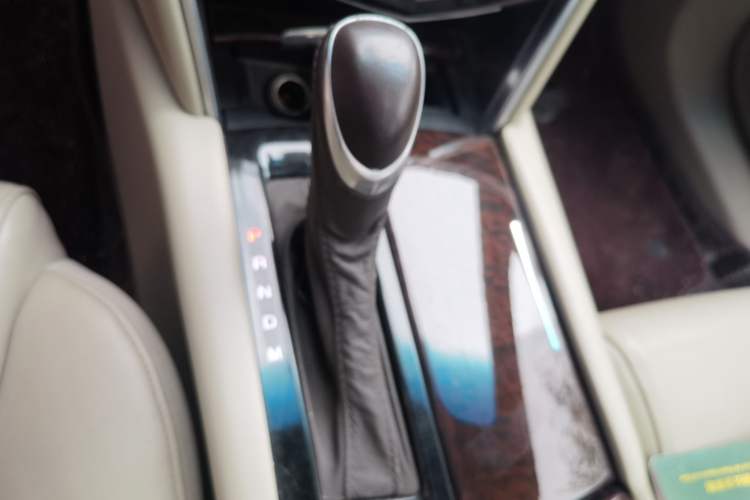 Used Cadillac XTS 2014 28T Comfort Version Gear Lever
