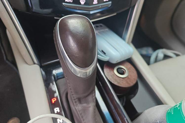 Used Cadillac XTS 2014 28T Comfort Version Gear Lever