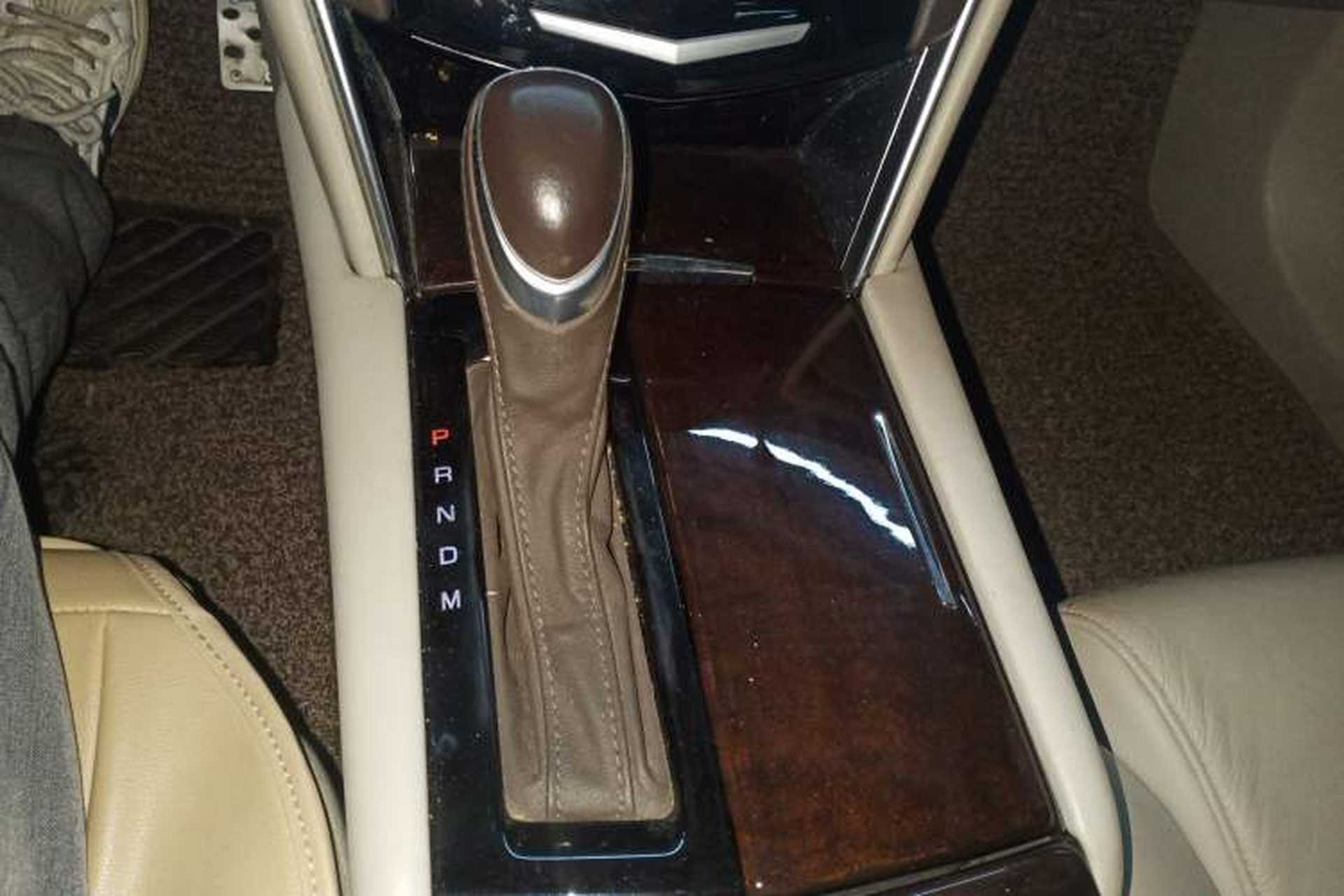 Used Cadillac XTS 2014 28T Comfort Version Gear Lever