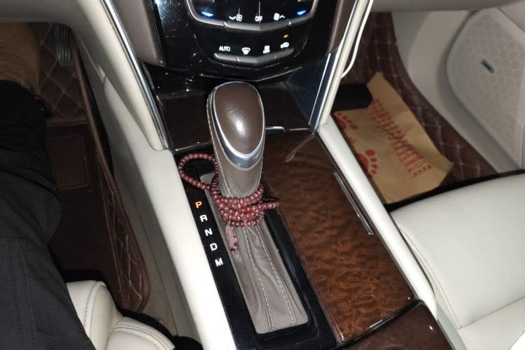 Used Cadillac XTS 2014 28T Comfort Version Gear Lever