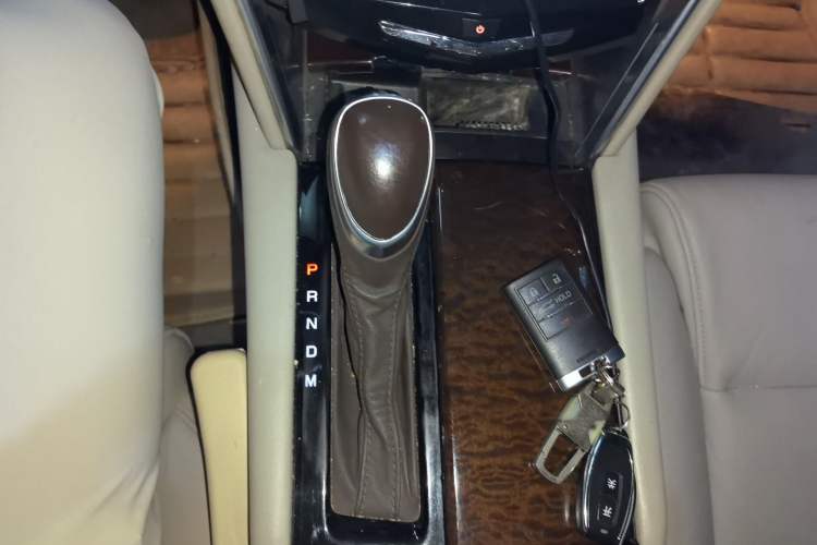 Used Cadillac XTS 2014 28T Comfort Version Gear Lever